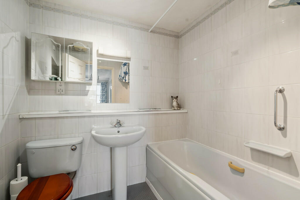 Additional property image - Asquith House, Guessens Road, Welwyn Garden City