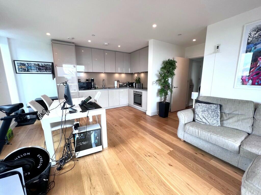 Additional property image - Caithness Walk, East Croydon