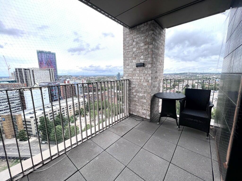 Additional property image - Caithness Walk, East Croydon