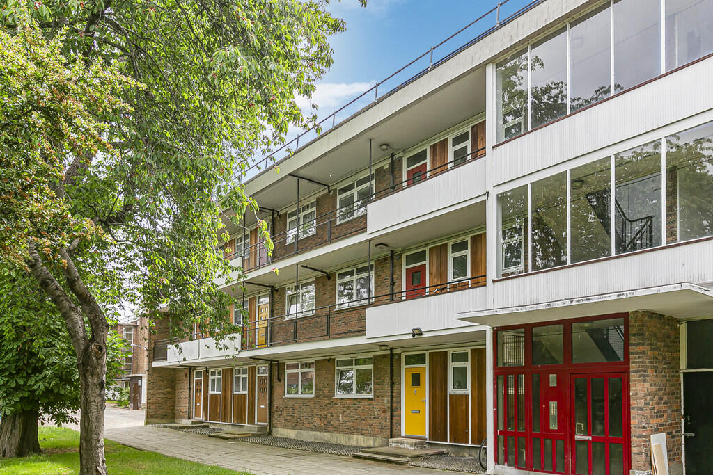 Main image of property: Thornton Gardens , Balham 