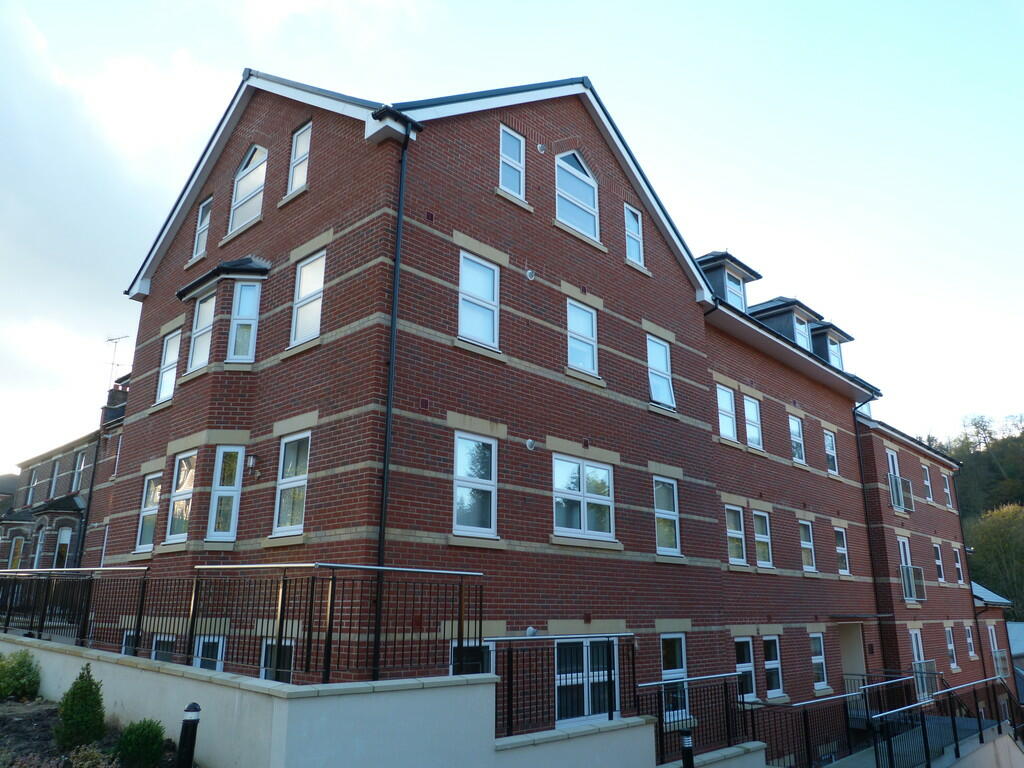 2 bedroom apartment for rent in Caterham, CR3