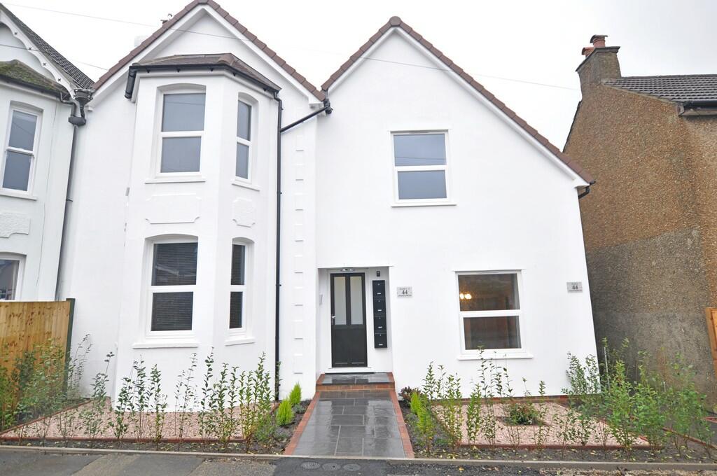 1 bedroom apartment for rent in Flat 3, Francis Road, Caterham, CR3