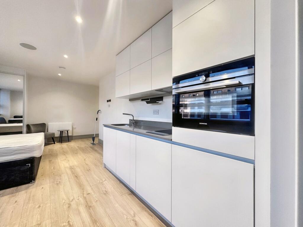 Main image of property: Market Square, Mercantile House, UB8