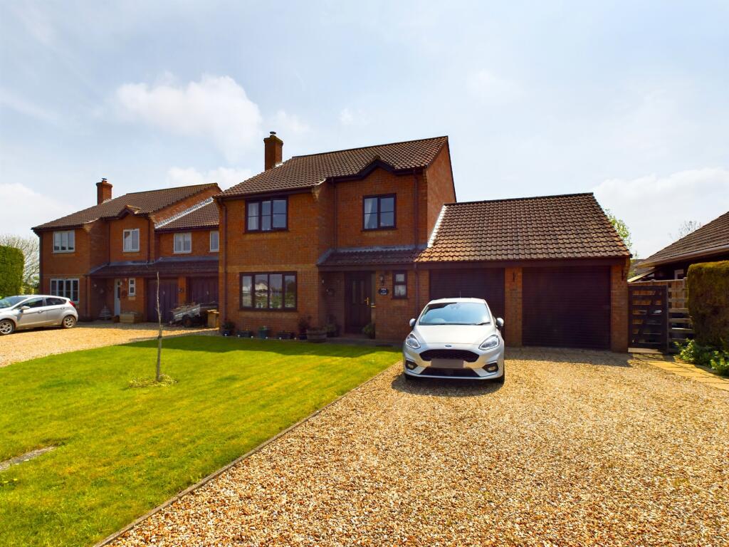 4 bedroom detached house for sale in Riverside, Combwich, Bridgwater, TA5