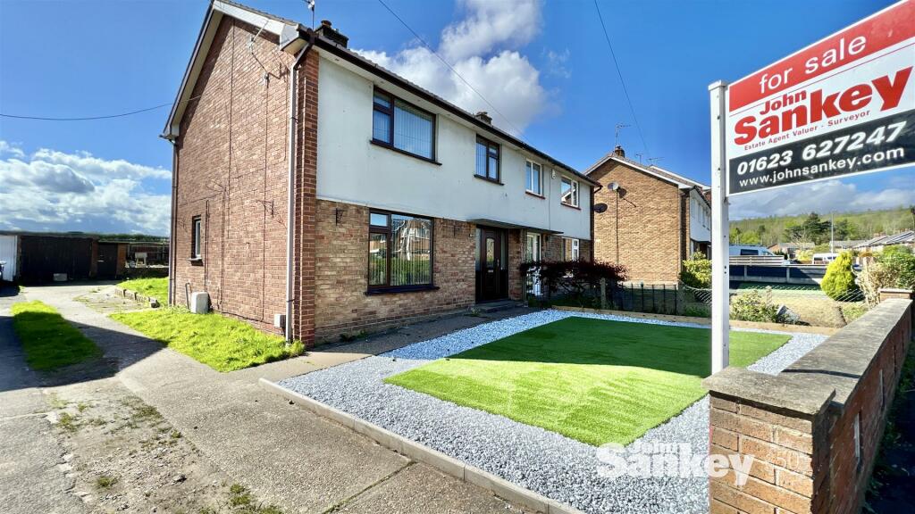 3 bedroom semidetached house for sale in Egmanton Road, Meden Vale