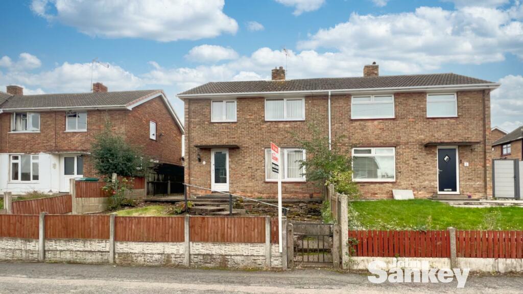 3 bedroom semidetached house for sale in Clumber Avenue, Rainworth, Mansfield, NG21