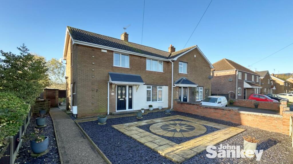 3 bedroom semidetached house for sale in Egmanton Road, Meden Vale