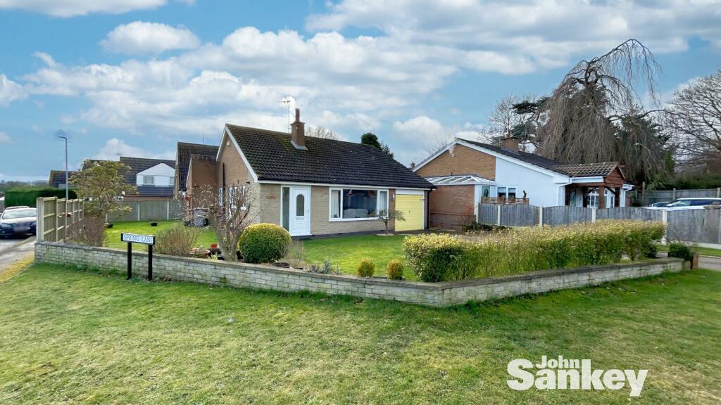 3 bedroom detached bungalow for sale in Station Lane, Farnsfield