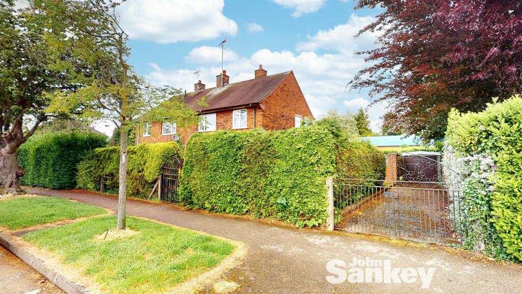 3 bedroom semidetached house for sale in Vale Avenue, Warsop