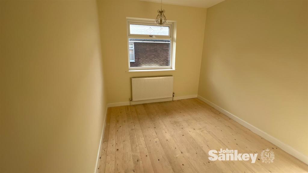 3 bedroom semidetached bungalow for sale in Gordondale Road, Mansfield