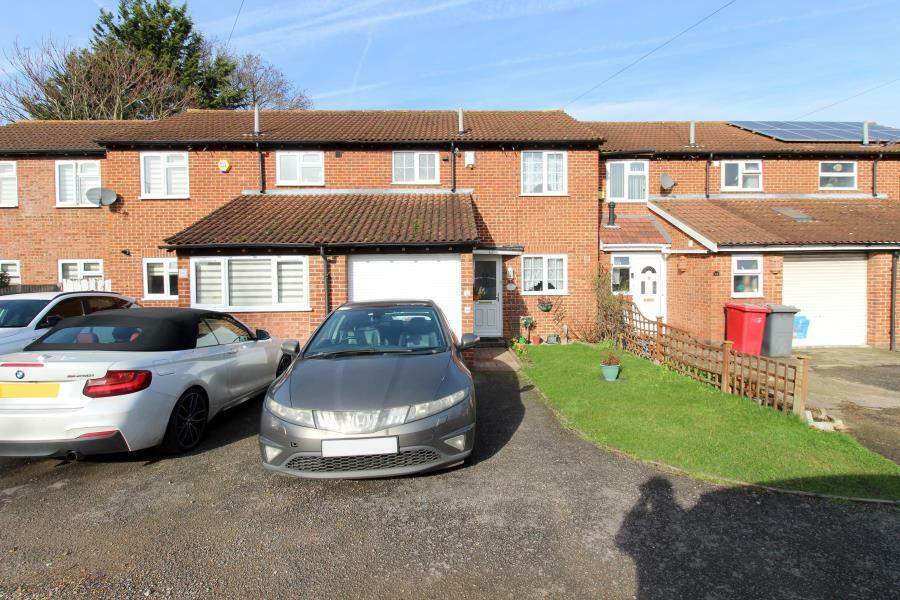 3 bedroom terraced house for sale in Northborough Road, Slough, SL2