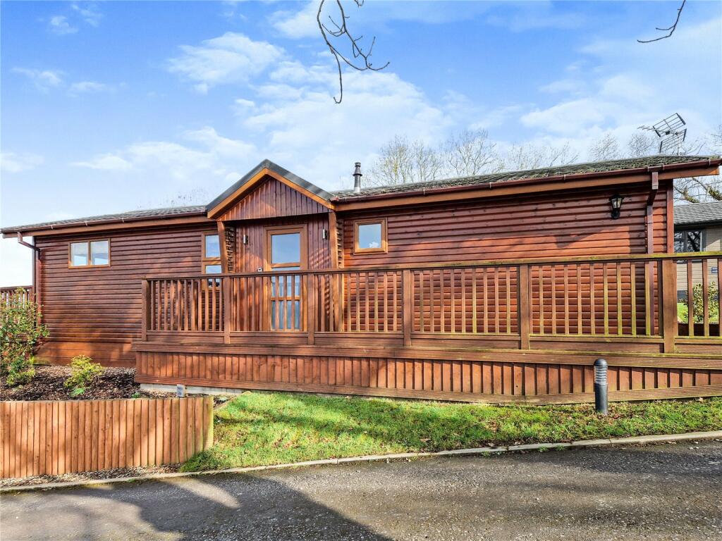 2 bedroom bungalow for sale in South Molton, Devon, EX36