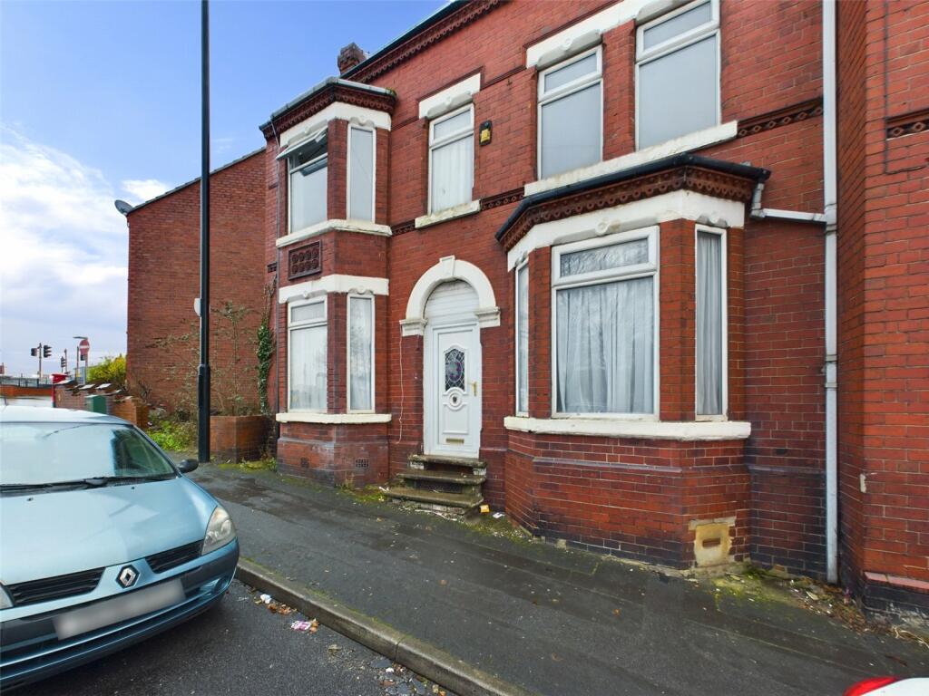 5 bedroom terraced house for sale in Cross Street, Balby, Doncaster, DN4