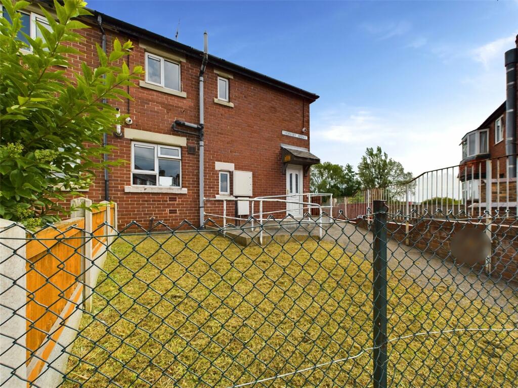 2 bedroom end of terrace house for sale in Thoresby Avenue, Doncaster
