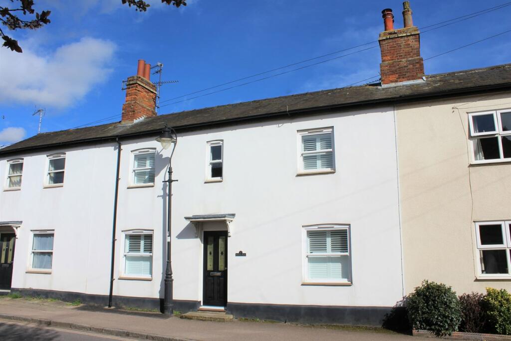 4 bedroom terraced house for sale in High Street, Henlow, SG16