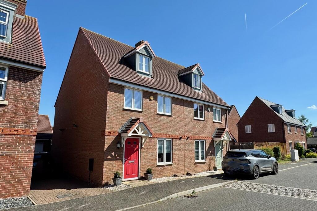 Main image of property: Aspen Gardens, Stotfold, Hitchin, SG5