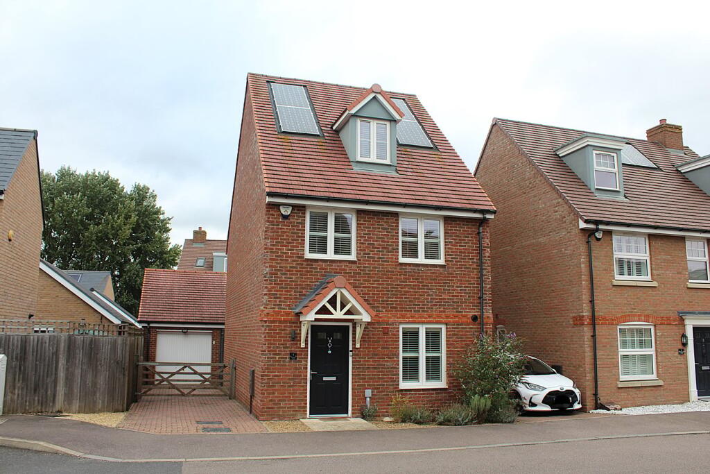 Main image of property: Hawthorn Croft, Stotfold, Hitchin, SG5