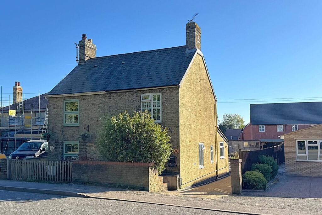 Main image of property: Arlesey Road, Stotfold, Hitchin, SG5