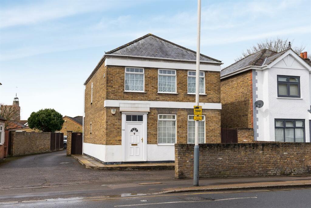 4 bedroom house for sale in Station Road, West Drayton, UB7