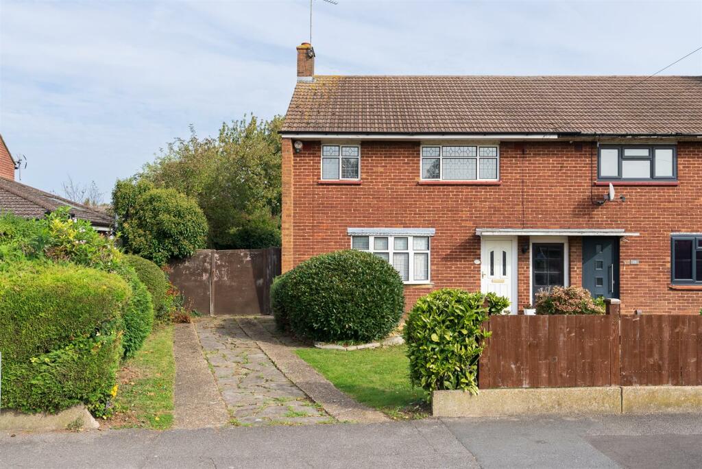 3 bedroom end of terrace house for sale in Wise Lane, West Drayton, UB7