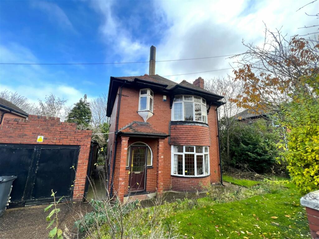 3 bedroom detached house for sale in Vernon Way, Barnsley, S75 2NN, S75