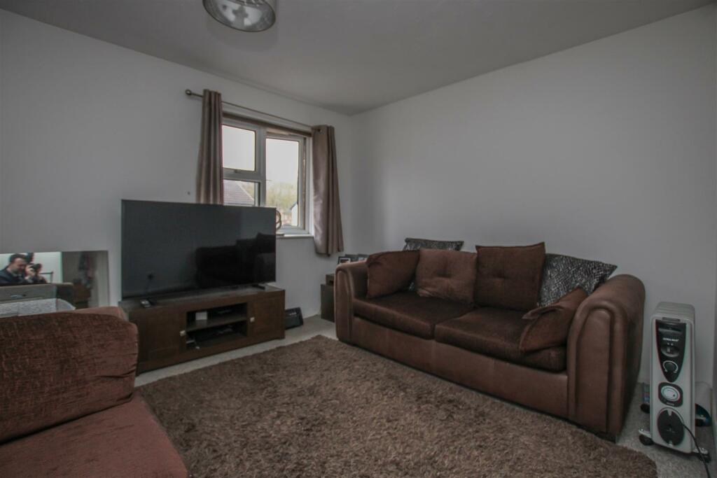 Additional property image - Abenberg Way, Hutton, Brentwood