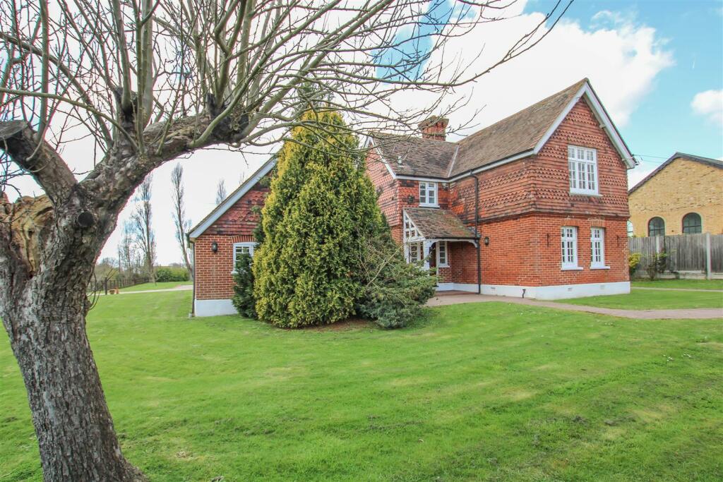 Additional property image - ** SIGNATURE HOME ** Great Warley Street, Great Warley, Brentwood