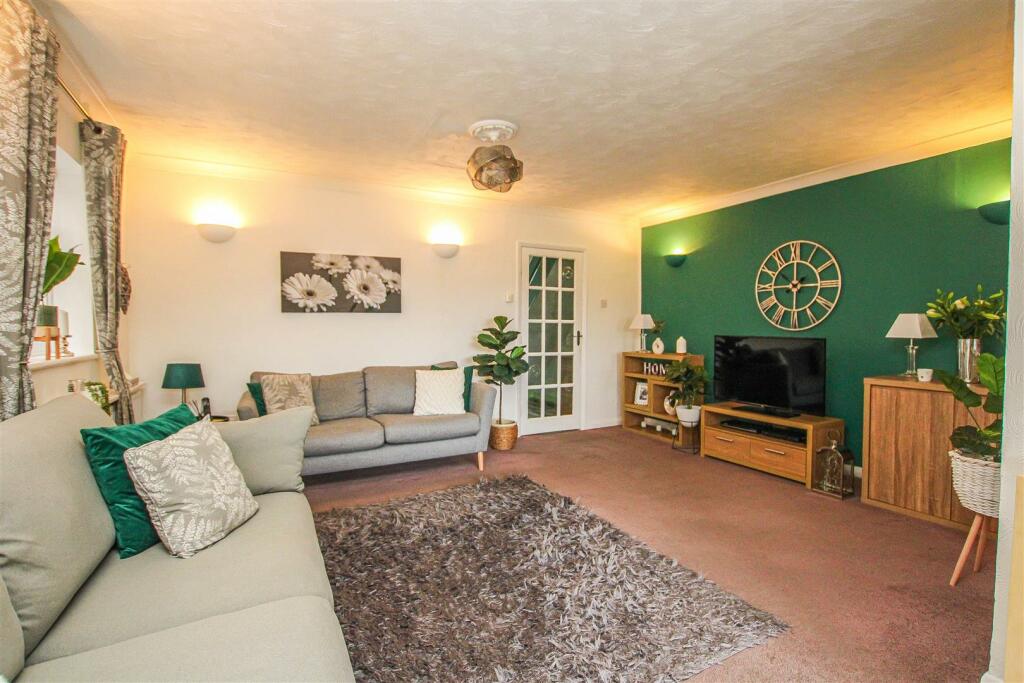 3 bedroom end of terrace house for sale in Great Eastern Road, Warley, Brentwood, CM14