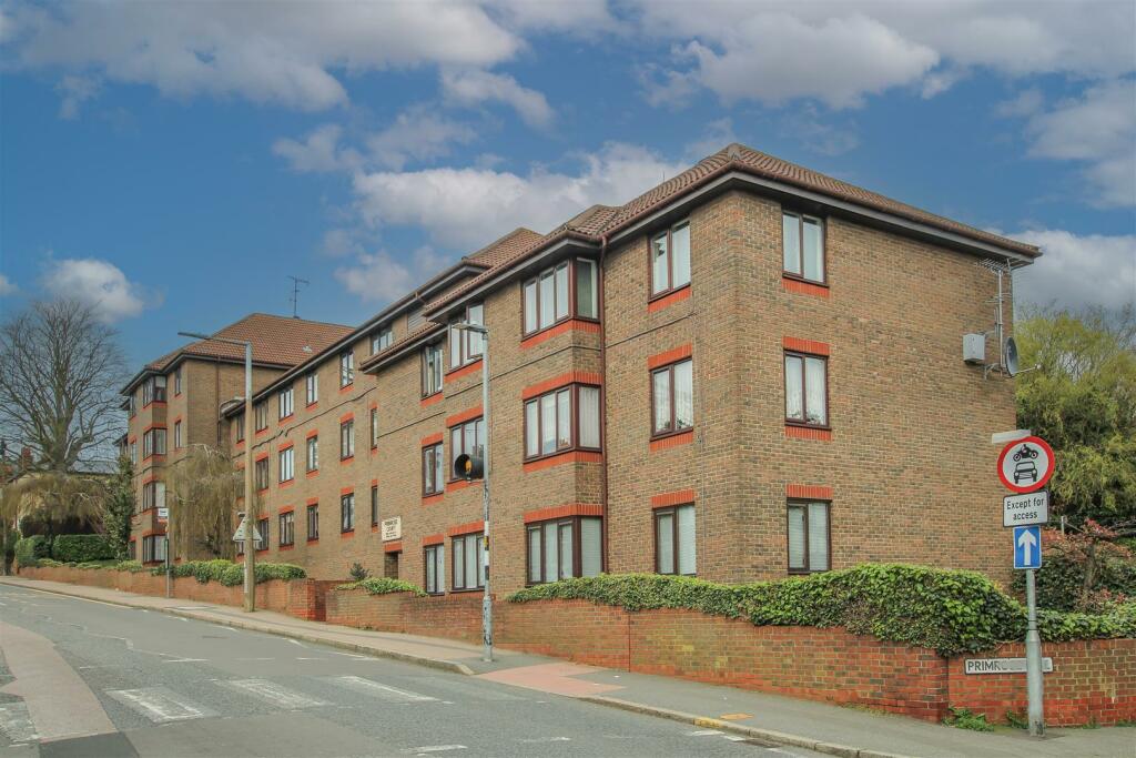 2 bedroom retirement property for sale in Kings Road, Brentwood, CM14
