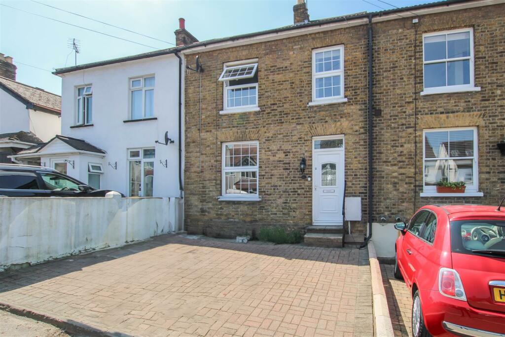 3 bedroom terraced house for sale in Warley Hill, Warley, Brentwood, CM14
