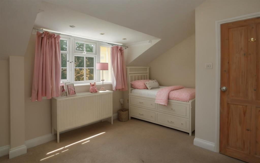 Additional property image - Warley Hill, Great Warley, Brentwood