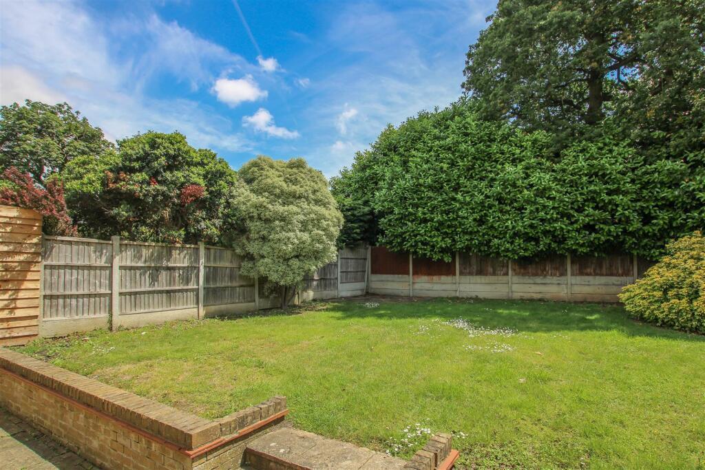 Additional property image - Warley Hill, Great Warley, Brentwood