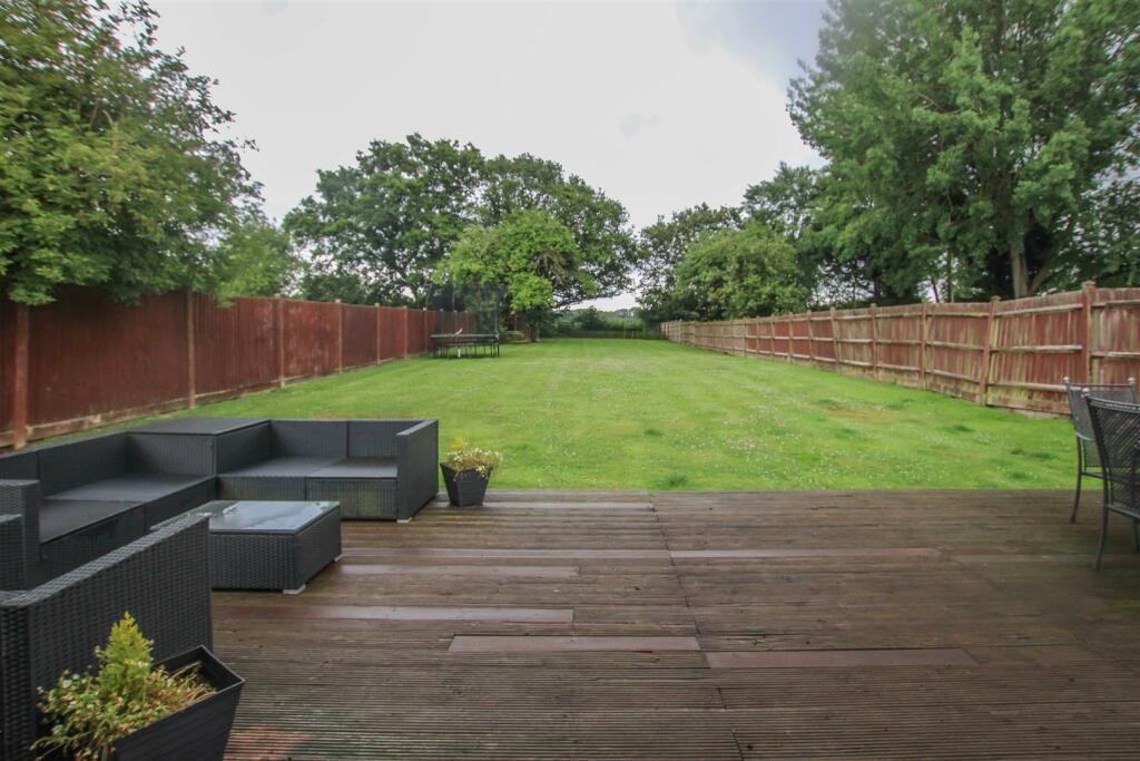 Additional property image - Chelmsford Road, Shenfield, Brentwood