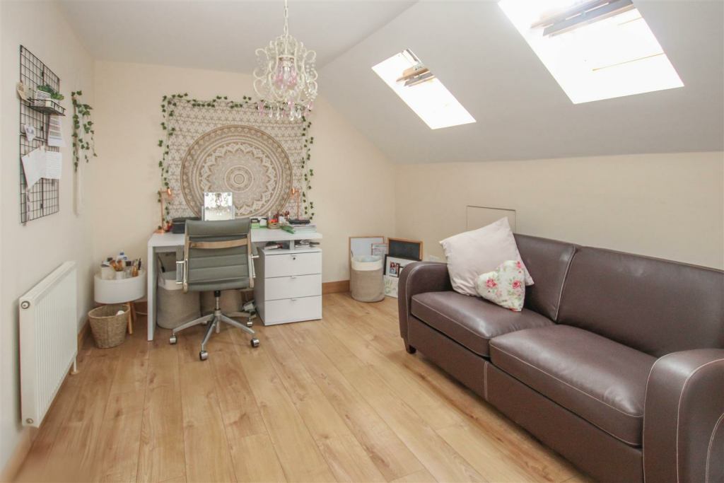Additional property image - Chelmsford Road, Shenfield, Brentwood