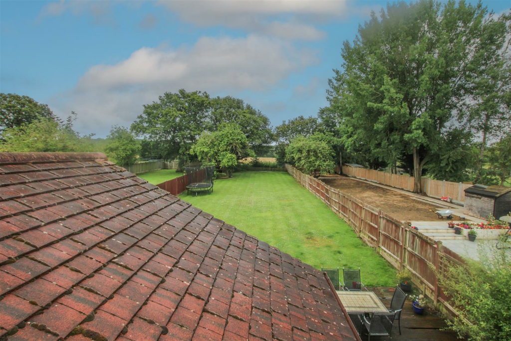 Additional property image - Chelmsford Road, Shenfield, Brentwood