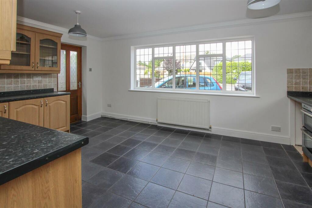 Additional property image - Brentwood Road, Ingrave, Brentwood