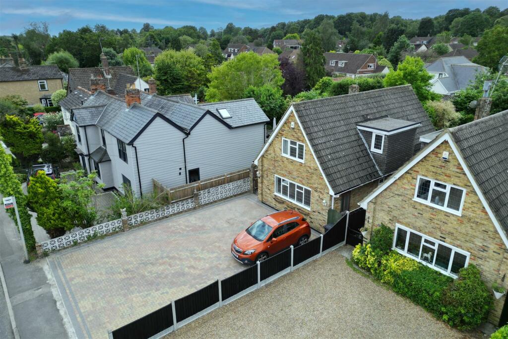 Additional property image - Brentwood Road, Ingrave, Brentwood