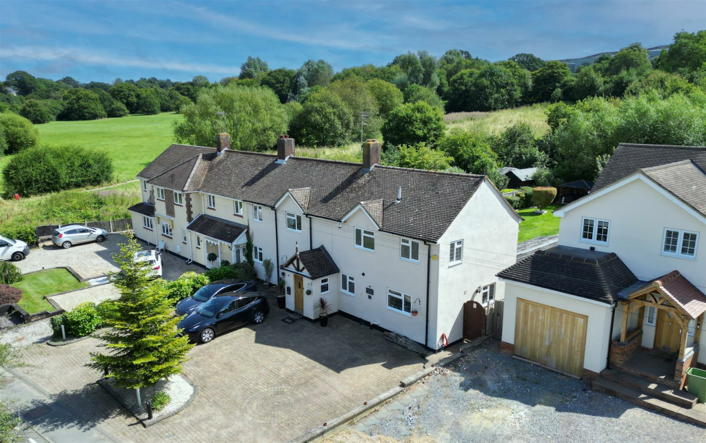 Additional property image - Honeypot Lane, Brentwood