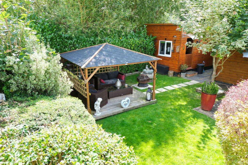 Additional property image - Honeypot Lane, Brentwood