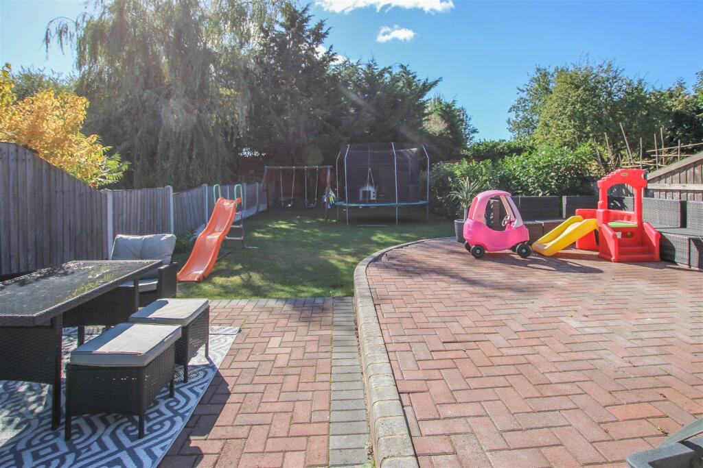 Additional property image - Cadogan Avenue, West Horndon, Brentwood