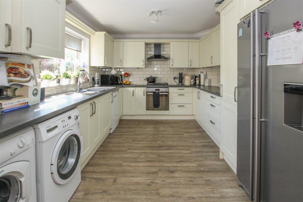 Additional property image - Cadogan Avenue, West Horndon, Brentwood