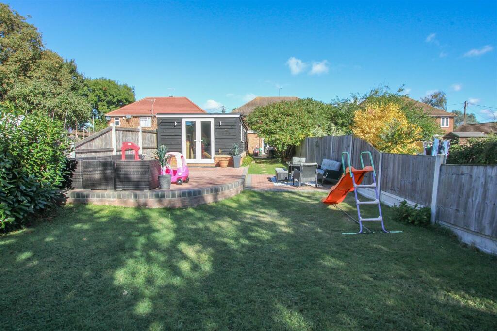 Additional property image - Cadogan Avenue, West Horndon, Brentwood