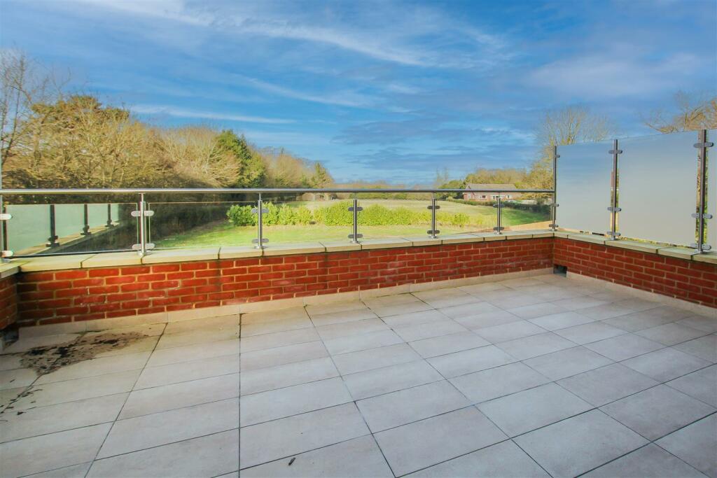 Additional property image - Shenfield Road, Shenfield, Brentwood