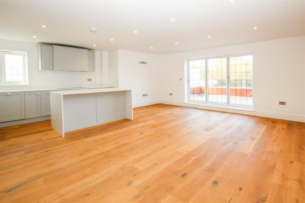 Additional property image - Shenfield Road, Shenfield, Brentwood