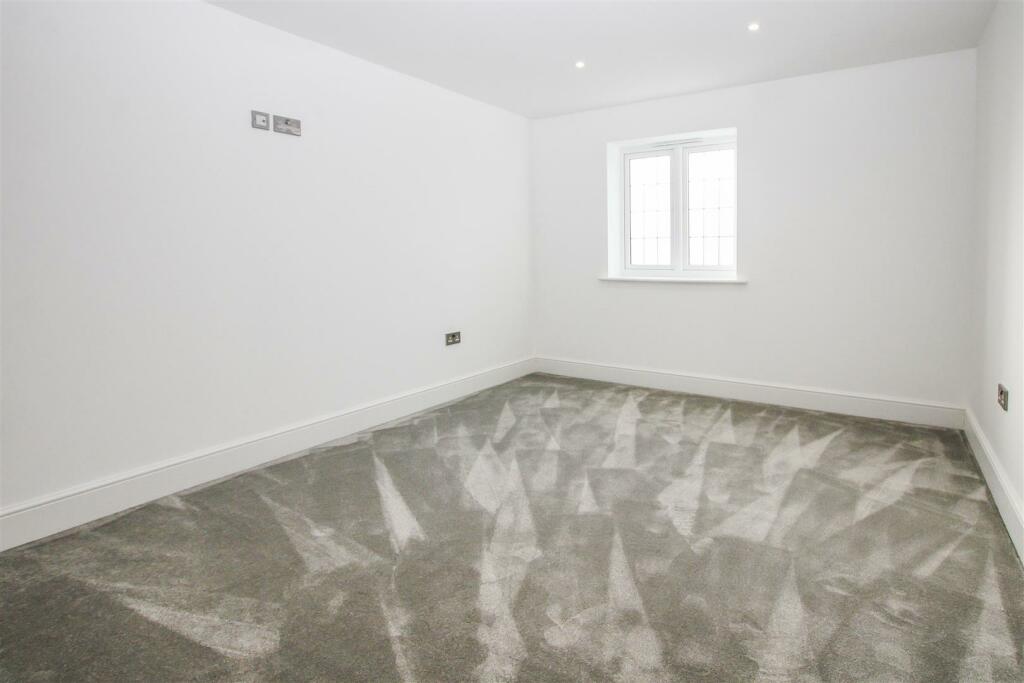Additional property image - Shenfield Road, Shenfield, Brentwood