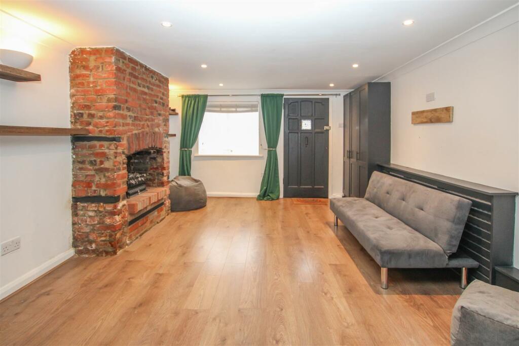 Additional property image - Cricketers Row, Herongate, Brentwood