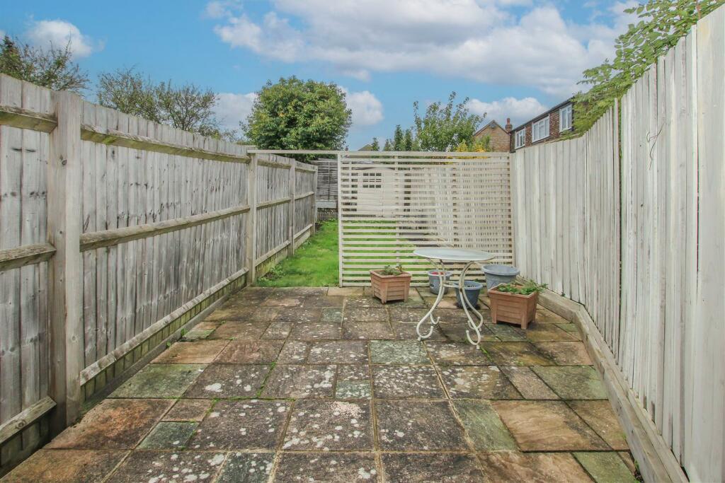 Additional property image - Cricketers Row, Herongate, Brentwood