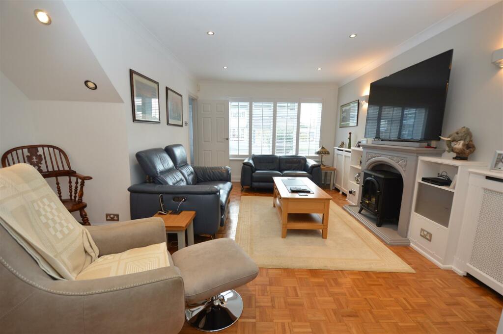 Additional property image - Pittman Close, Ingrave, Brentwood