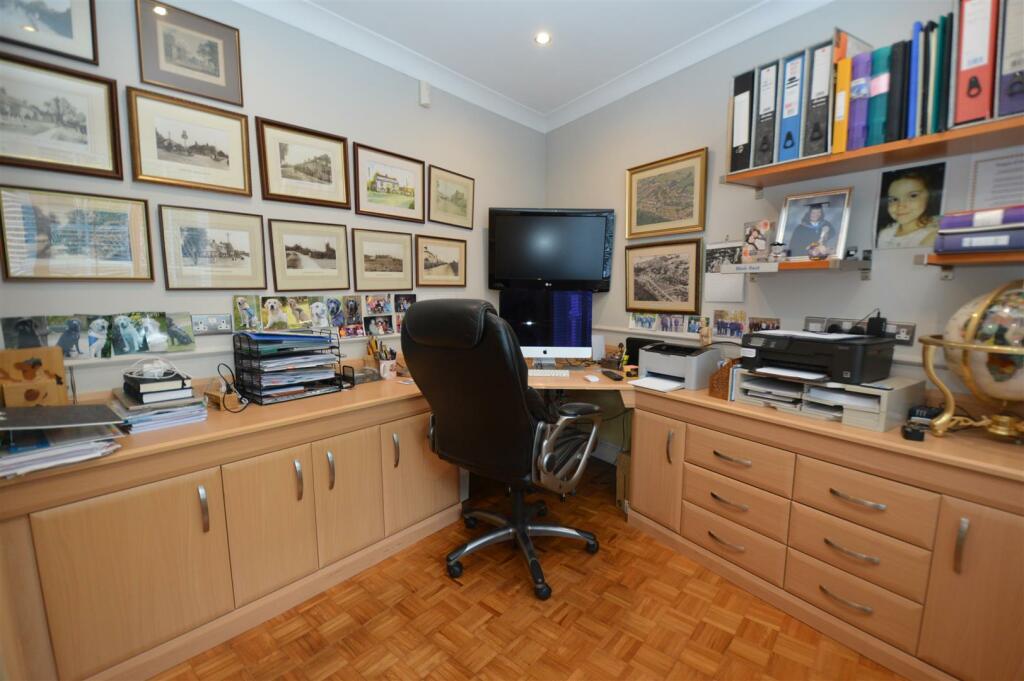 Additional property image - Pittman Close, Ingrave, Brentwood