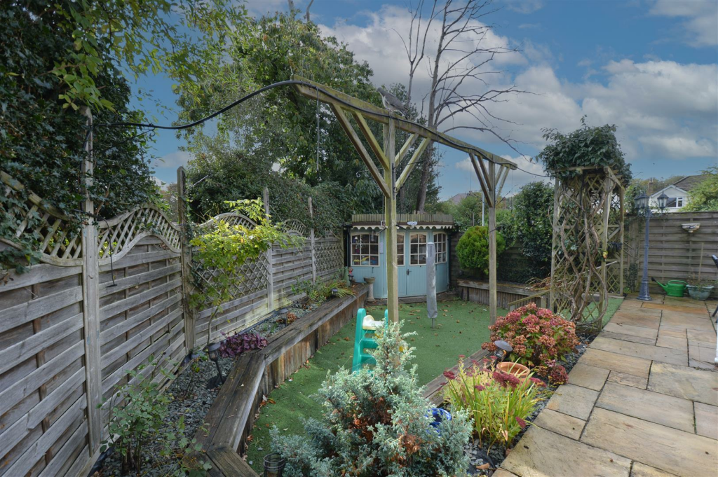 Additional property image - Pittman Close, Ingrave, Brentwood